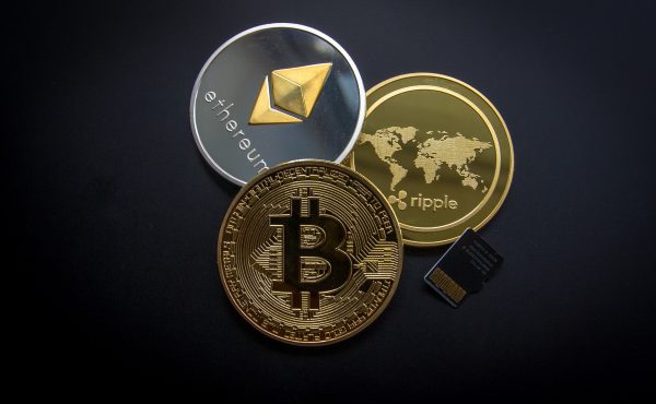 Bitcoin i Jego Notowania: Wzloty i Upadki Cyfrowej Waluty